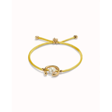 Pulsera UNOde50 Ser Diferente Hilo Amarillo, Baño Oro y Perla Shell PUL2505AMRORO0M