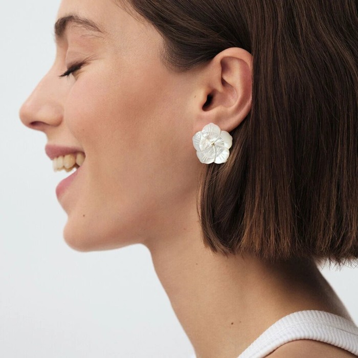 Pendientes Cortos Agatha Paris Tiare Flor Nácar...