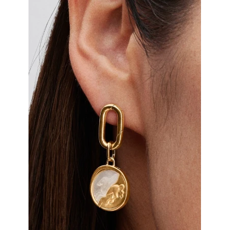 Charm Medallón Pandora Pegaso Baño Oro 764090C01