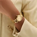 Reloj Guess Ginger Dorado Analógico Mujer GW0869L4