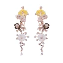 Pendientes largos ARXIS de plata en Rose con circonitas. Flores en chorera que hacen un efecto precioso en la oreja m, cierre om