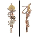 Pendientes largos ARXIS de plata en Rose con circonitas. Flores en chorera que hacen un efecto precioso en la oreja m, cierre om