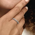 Anillo Pandora Plata Fila Circonitas en Pavé 192627C01