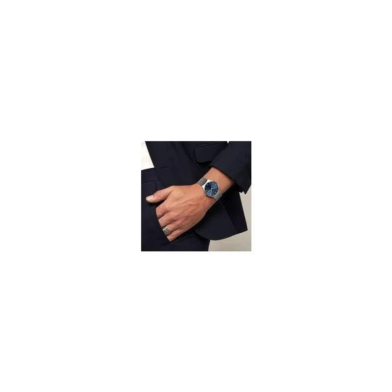 Reloj Bering Classic Hombre Plateado y Azul Analógico 11938-003DD