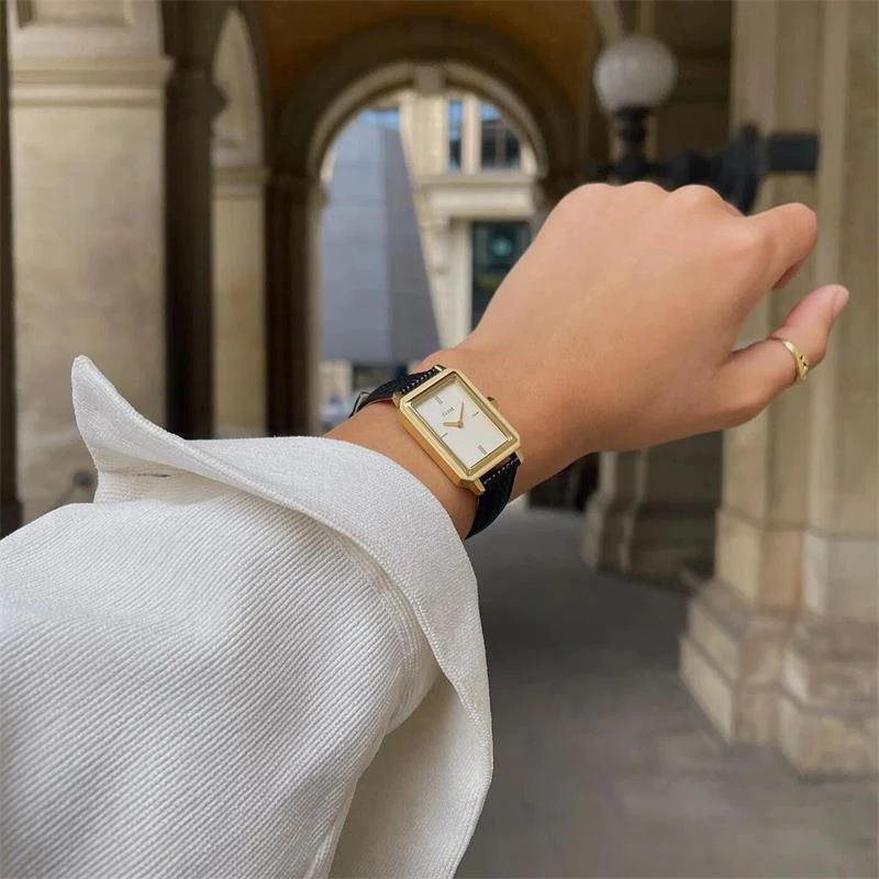 Reloj Cluse Fluette Negro y Dorado Analógico Mujer CW11504