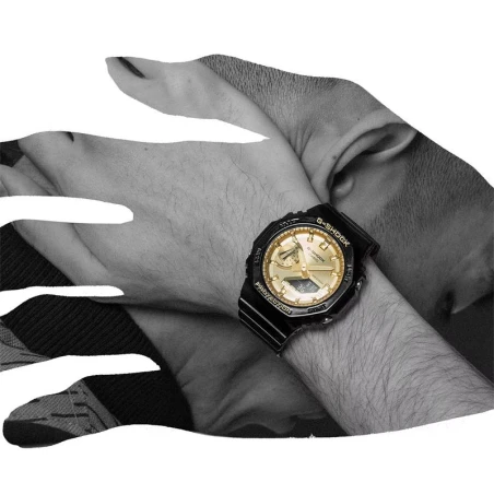 Reloj G-Shock Classics Negro y Dorado Analógico y Digital Unisex GA-2100GB-1AER