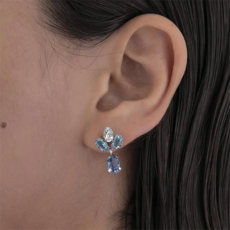 Pendientes Victoria Cruz Flor Plata Baño Oro y Cristales Azules A4690-18HT