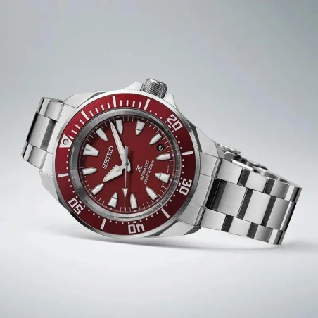 Reloj Seiko Prospex Mar Samurai Plateado y Rojo Automático SRPL11K1