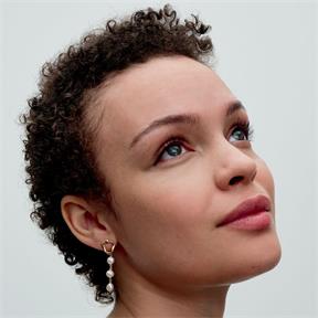 Pendientes Pandora Essence Colgantes Círculo Forma Orgánica Baño Oro y Perlas Cultivadas 263263C01 2