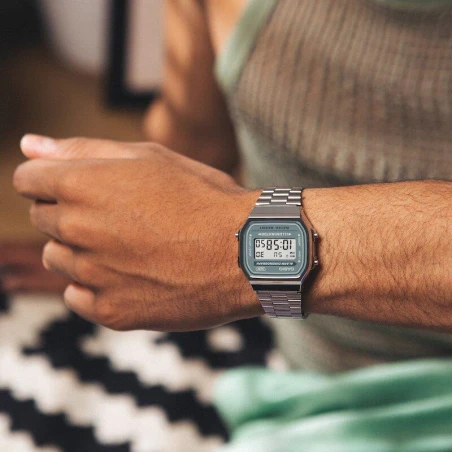 Reloj Casio Vintage  Digital Unisex Plateado y Gris A168WA-3AYES