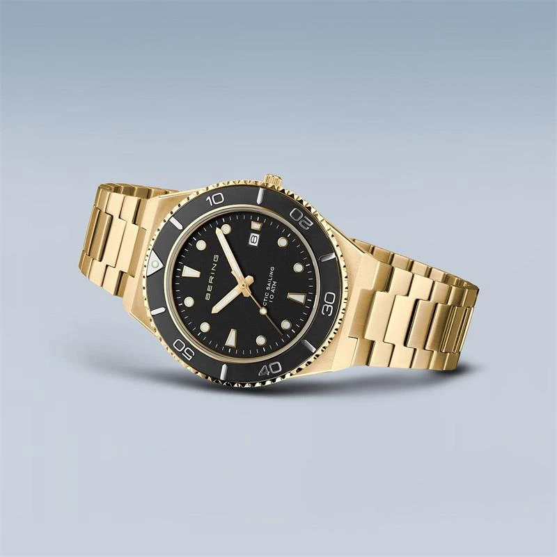 Reloj Bering Classic Dorado y Negro Analógico Hombre 18940-732
